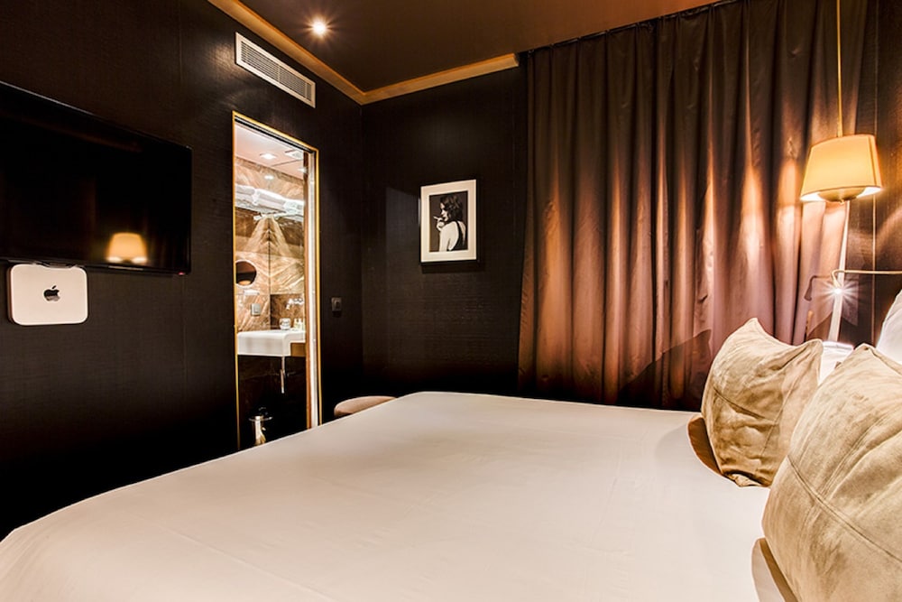 Armoni Hotel Formely Cheverny 10/25