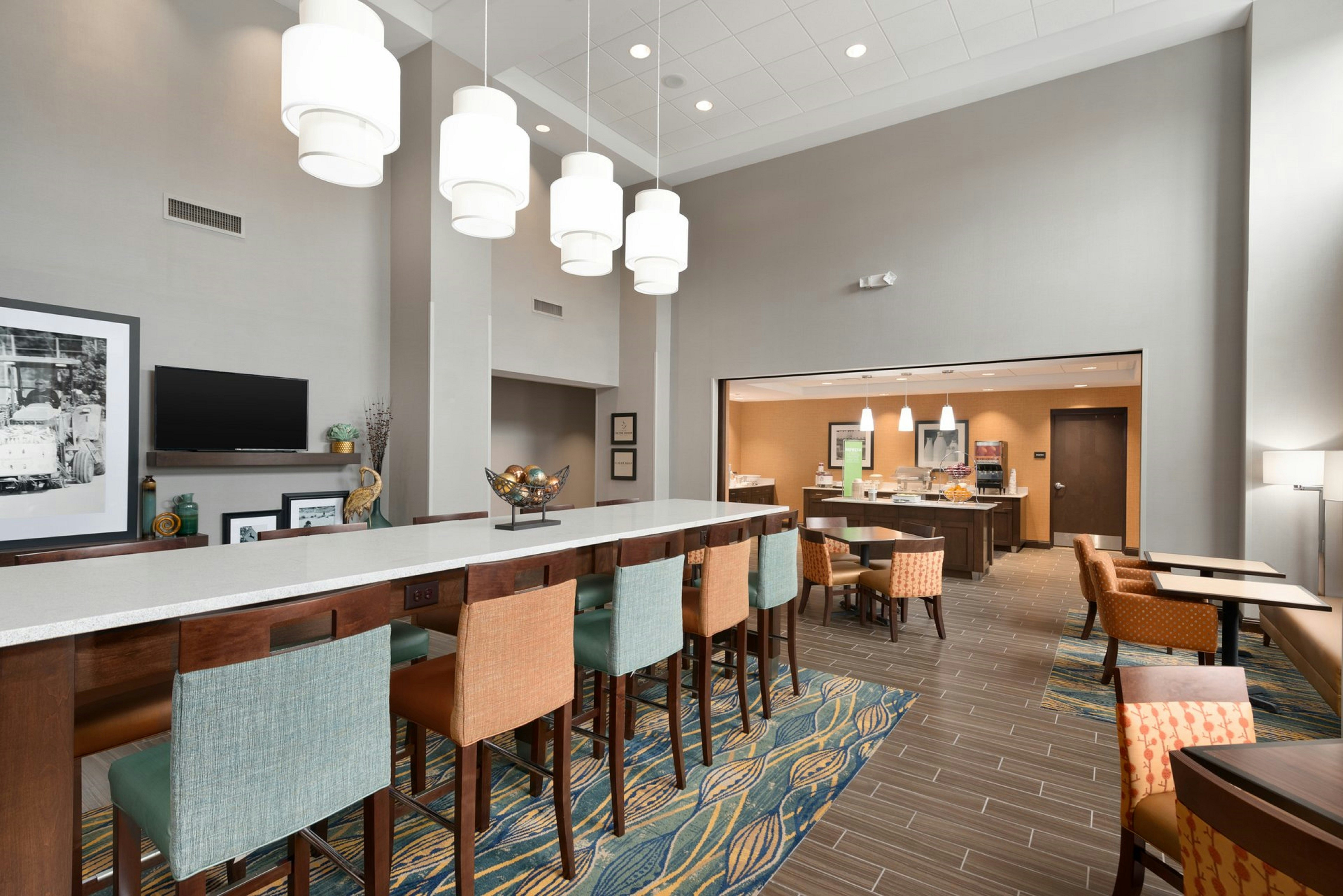 Hampton Inn Suites Deland 49/77