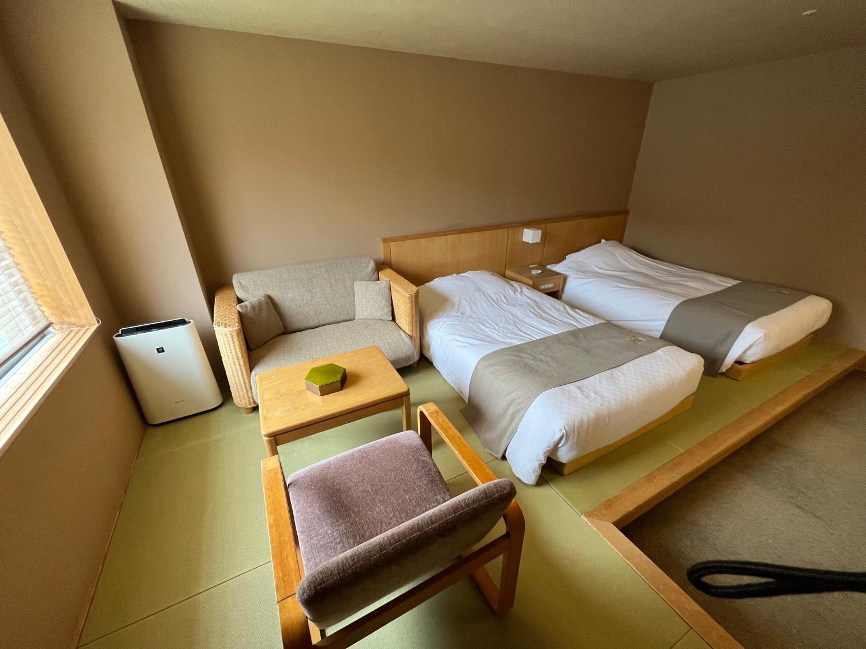 Room, Twin Beds, Cypress Bath