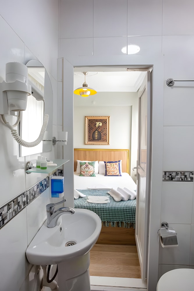 غرفة قياسية بسرير مزدوج، Sofia Corner Hotel 6/6