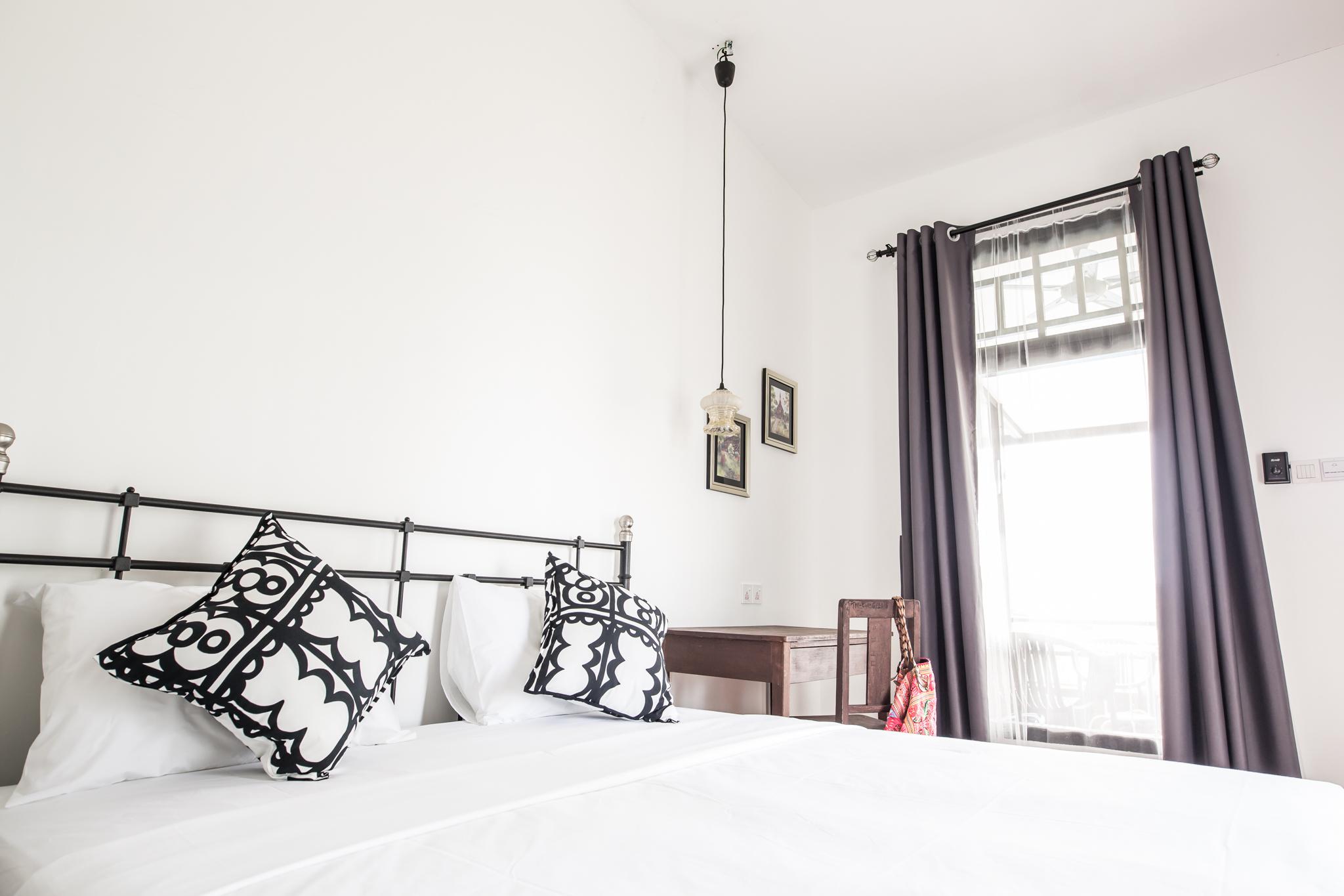 Room, King Bed, Pool Terrace