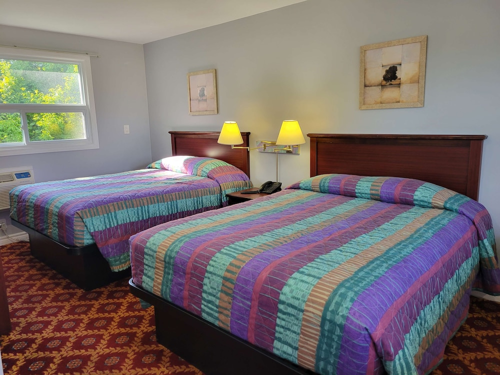 Knights Inn Cobourg 12/47