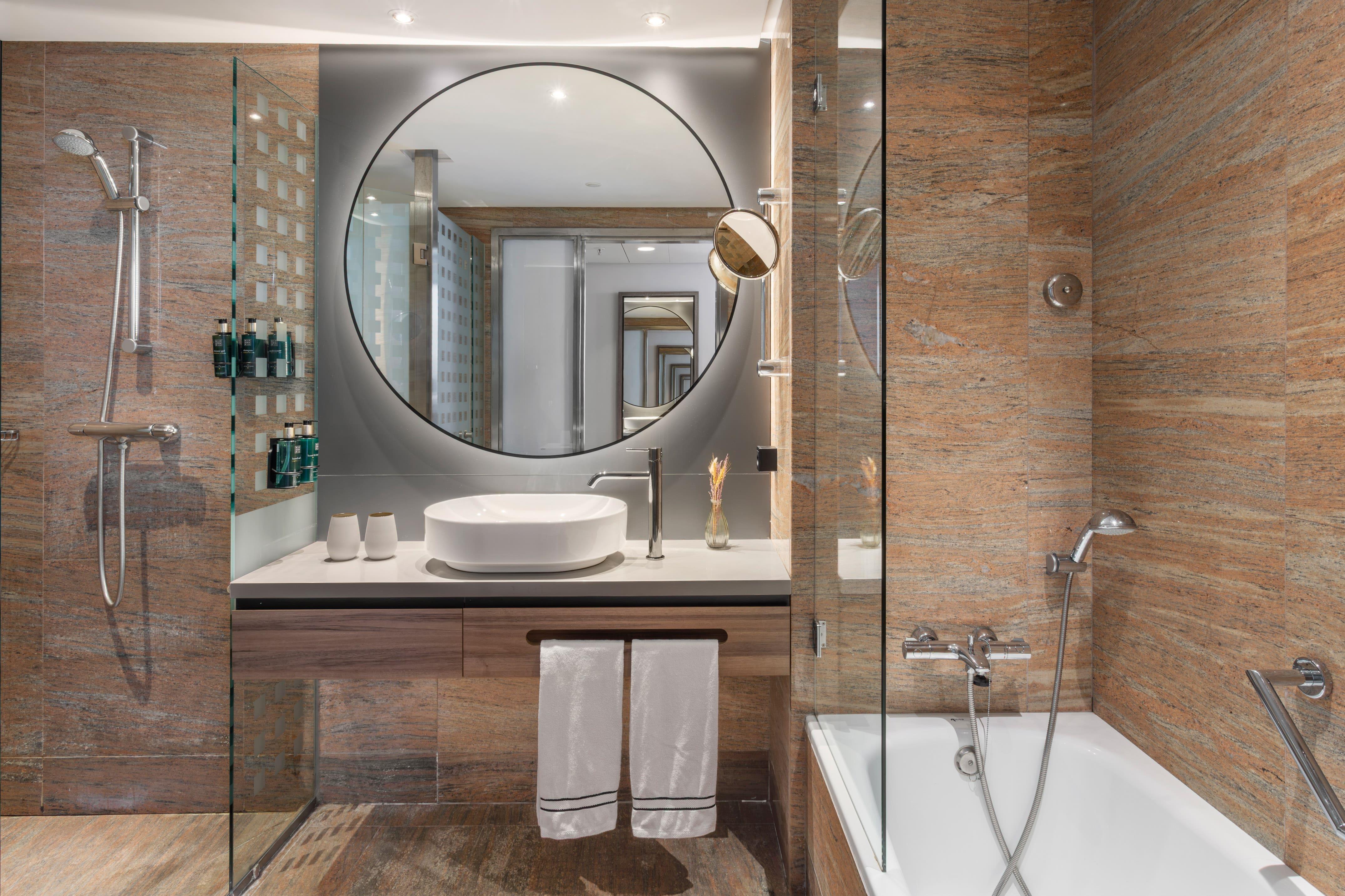 جناح غراند عائلي، Melia Valencia Palacio de Congresos Formely Hilton Valencia 9/17