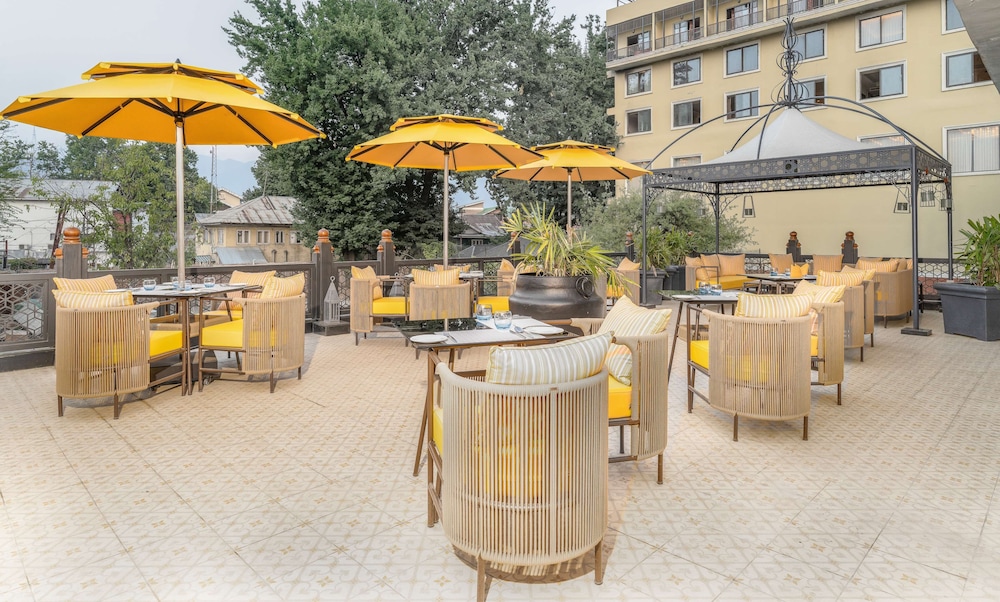 Radisson Collection Hotel & Spa, Riverfront Srinagar 44/50