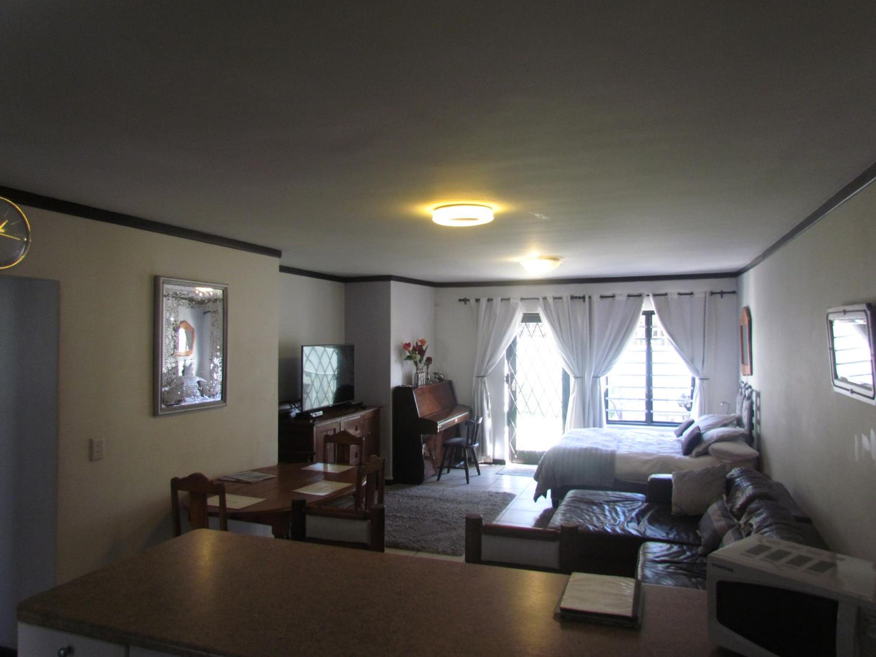 Santini Lace Self Catering 15/29