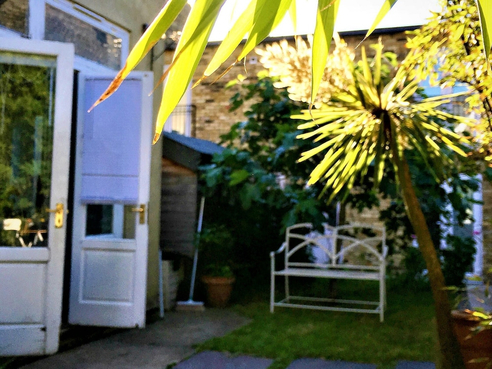 Kew Rooms 39/49