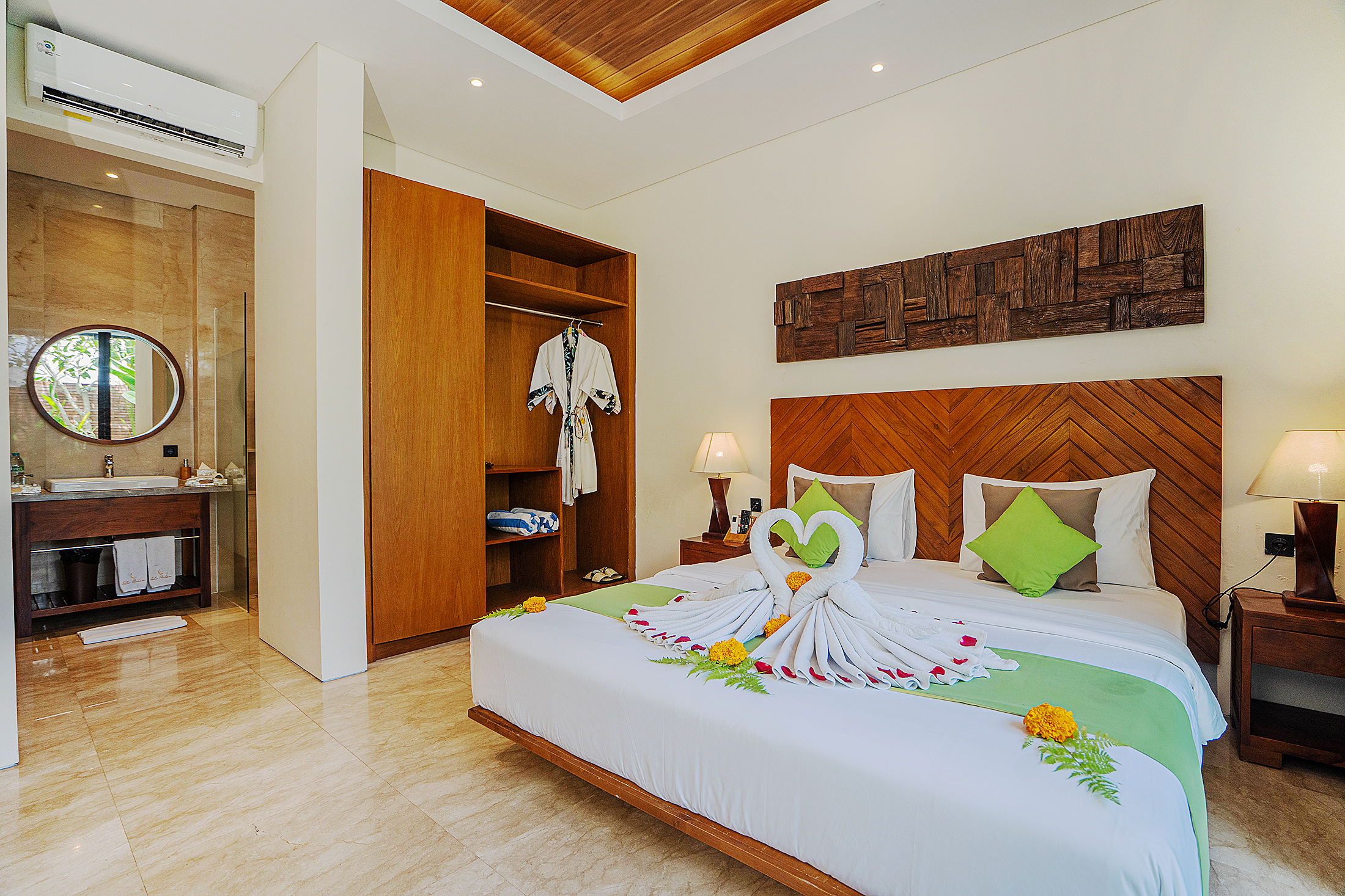 2 Bedrooms, Pool, Villa