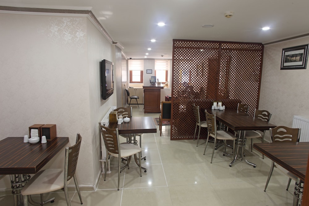 Hotel New House 53/68