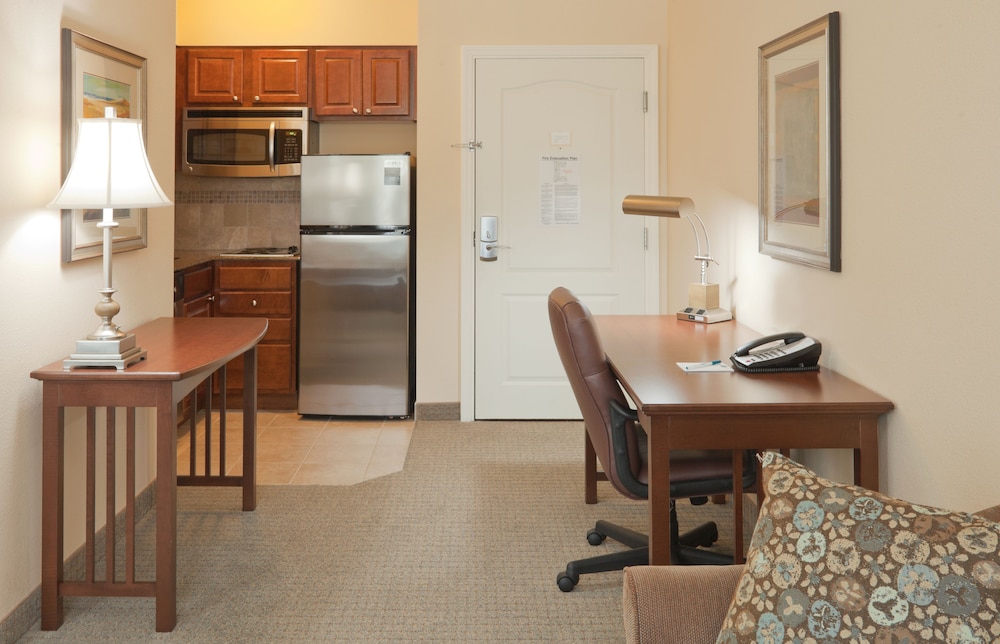 Staybridge Suites Lafayette Airport 47/63