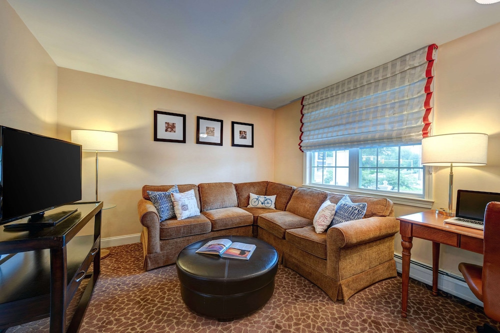 Port Inn And Suites Portsmouth, Ascend Hotel Collection 33/45