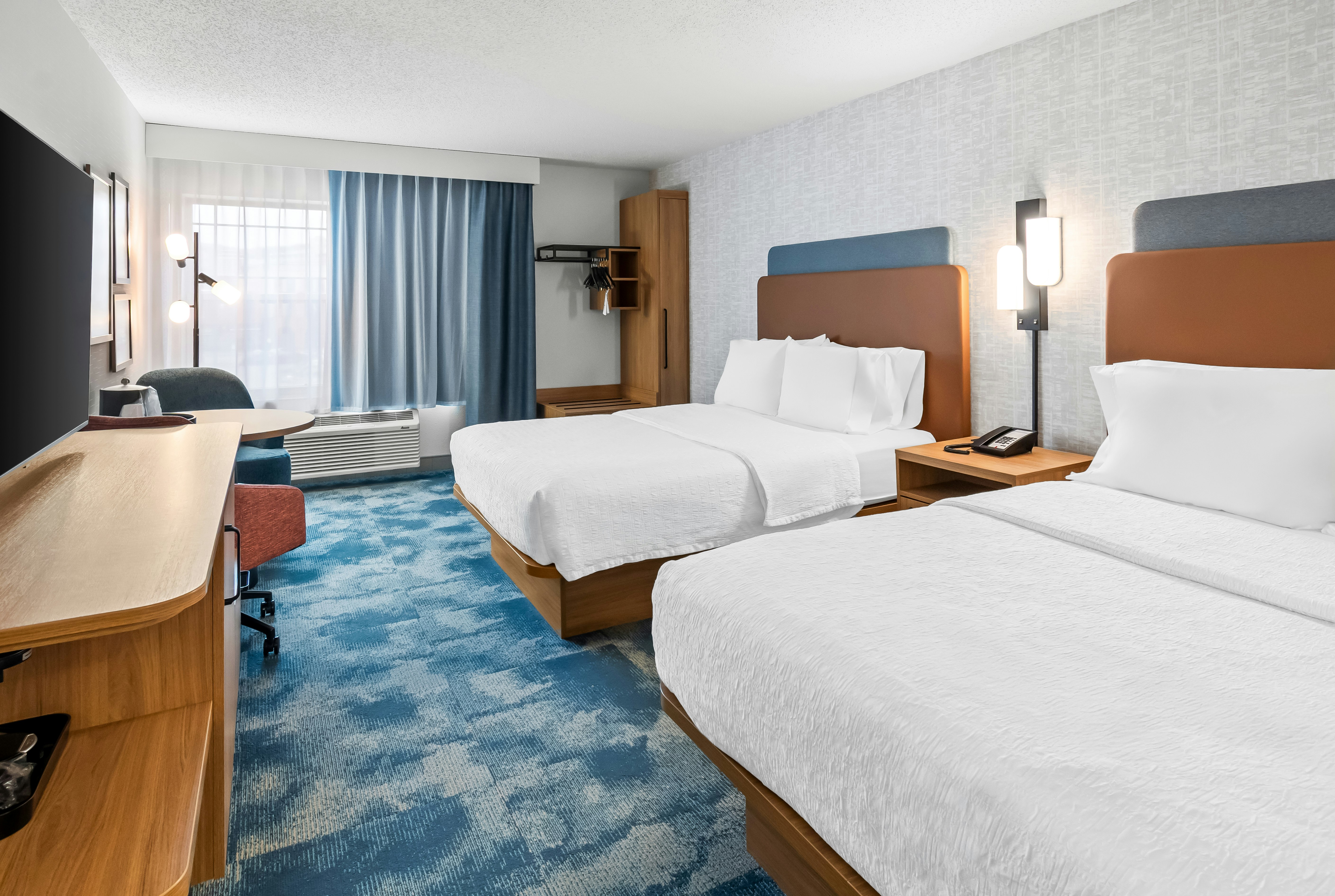 غرفة بسريرين كوين بإطلالة على المدينة، Hampton Inn Duluth Canal Park 3/4