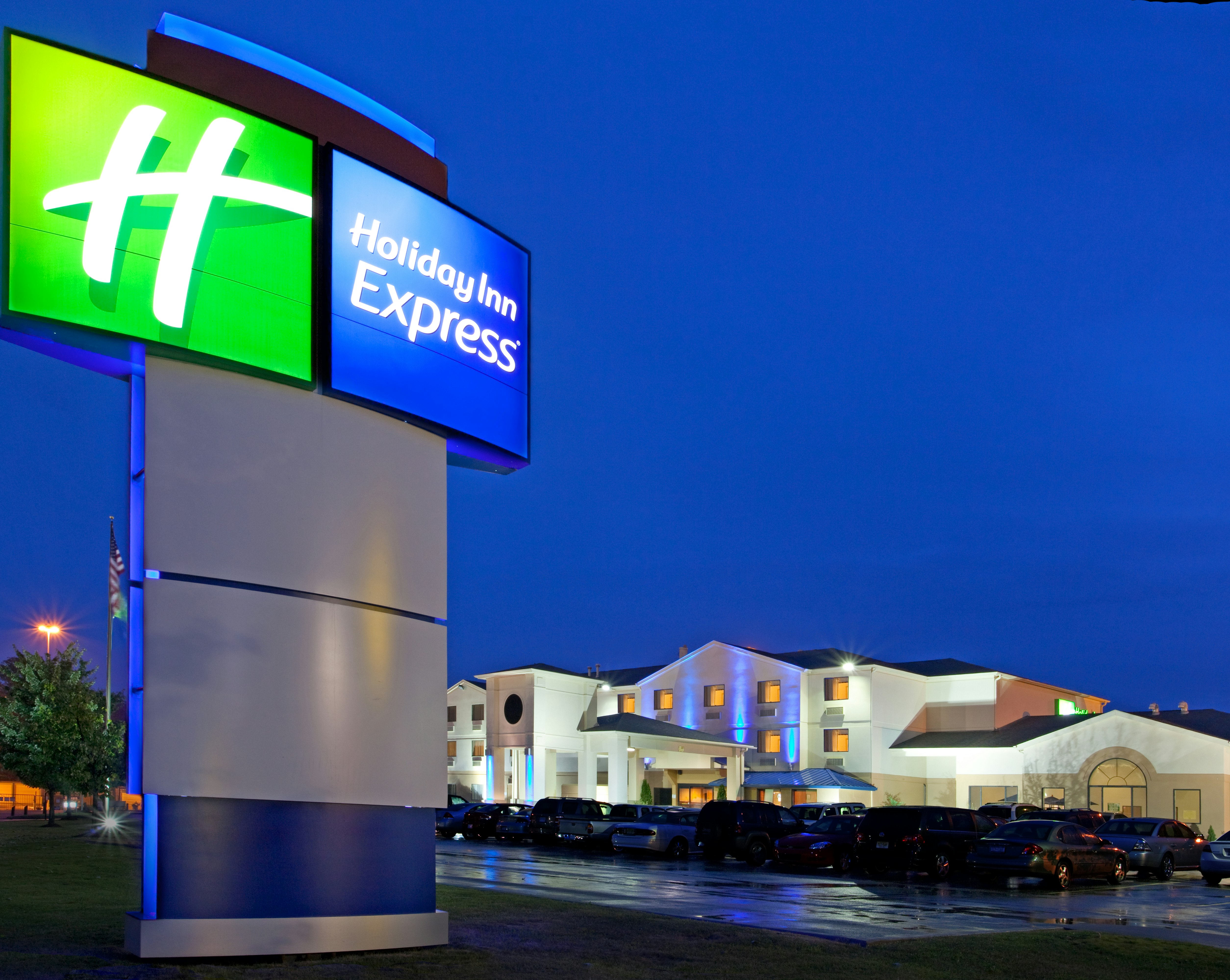 Holiday Inn Express Pittsburgh-North(Harmarville) 2/50