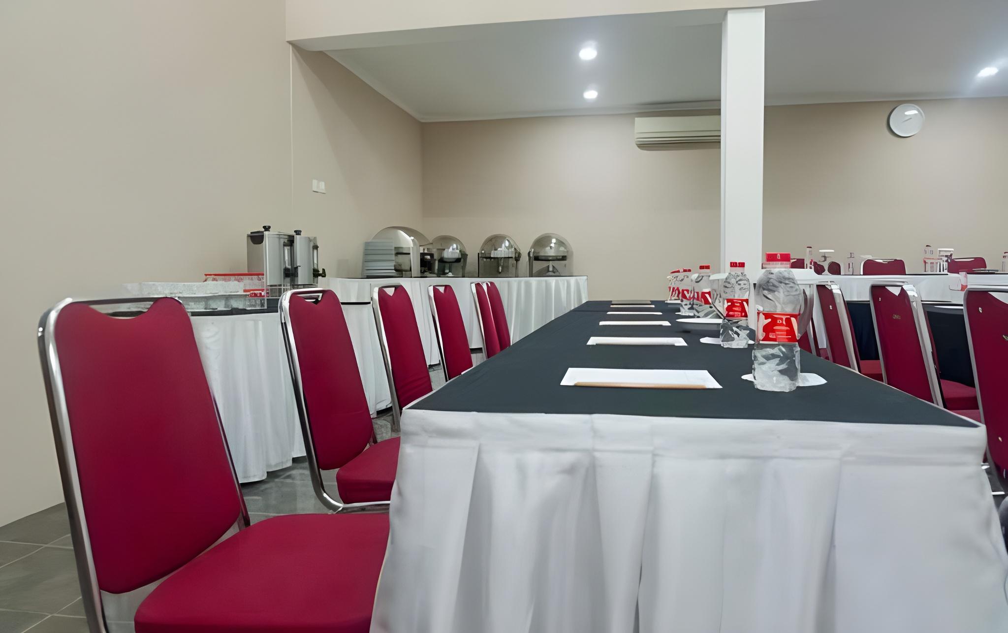 C'One Hotel Cempaka Putih powered by Archipelago 27/38