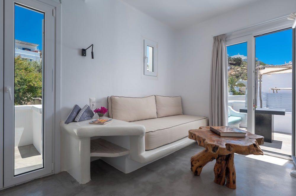 Flaskos Suites 33/50