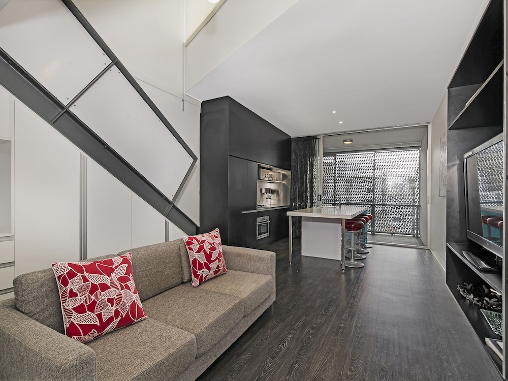 MIRO APARTMENTS 42/71