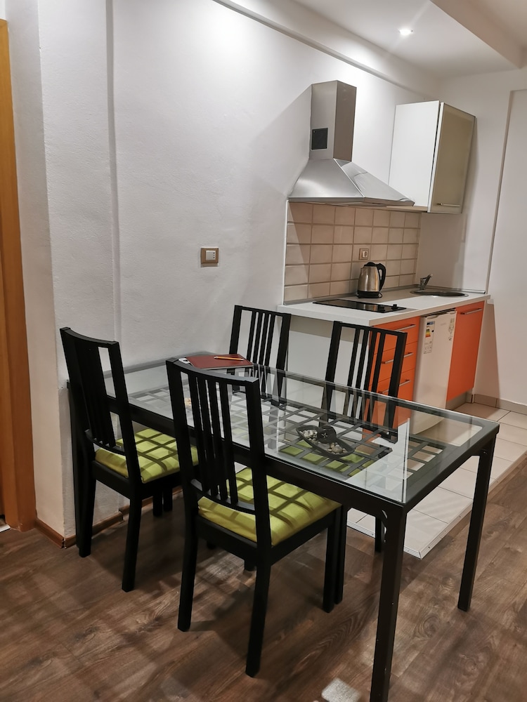 PRINCE RESIDENCE(FORMERLY VESUVIO PRICE RESIDENCE APARTHOTEL) 57/75