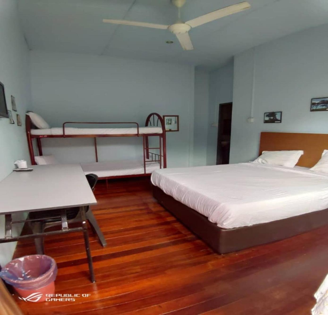 Deluxe, Family, 1 Double and 2 Bunk Beds