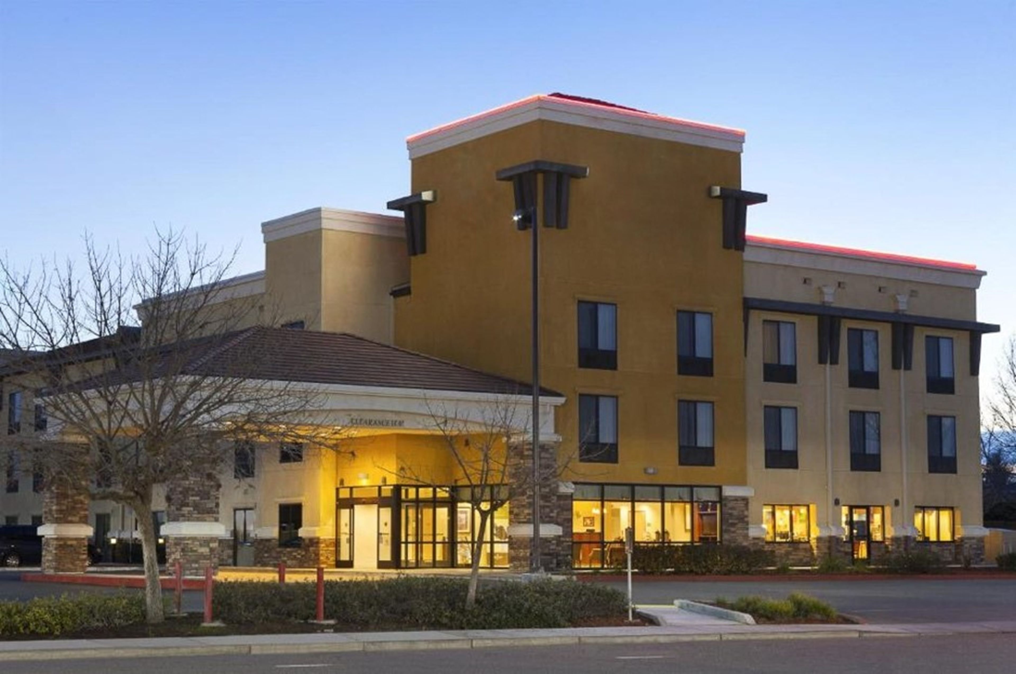 Country Inn & Suites By Radisson, Dixon, CA - UC Davis Area 1/24