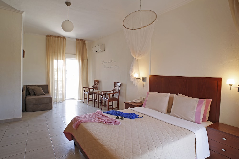 Stratos Hotel 7/32