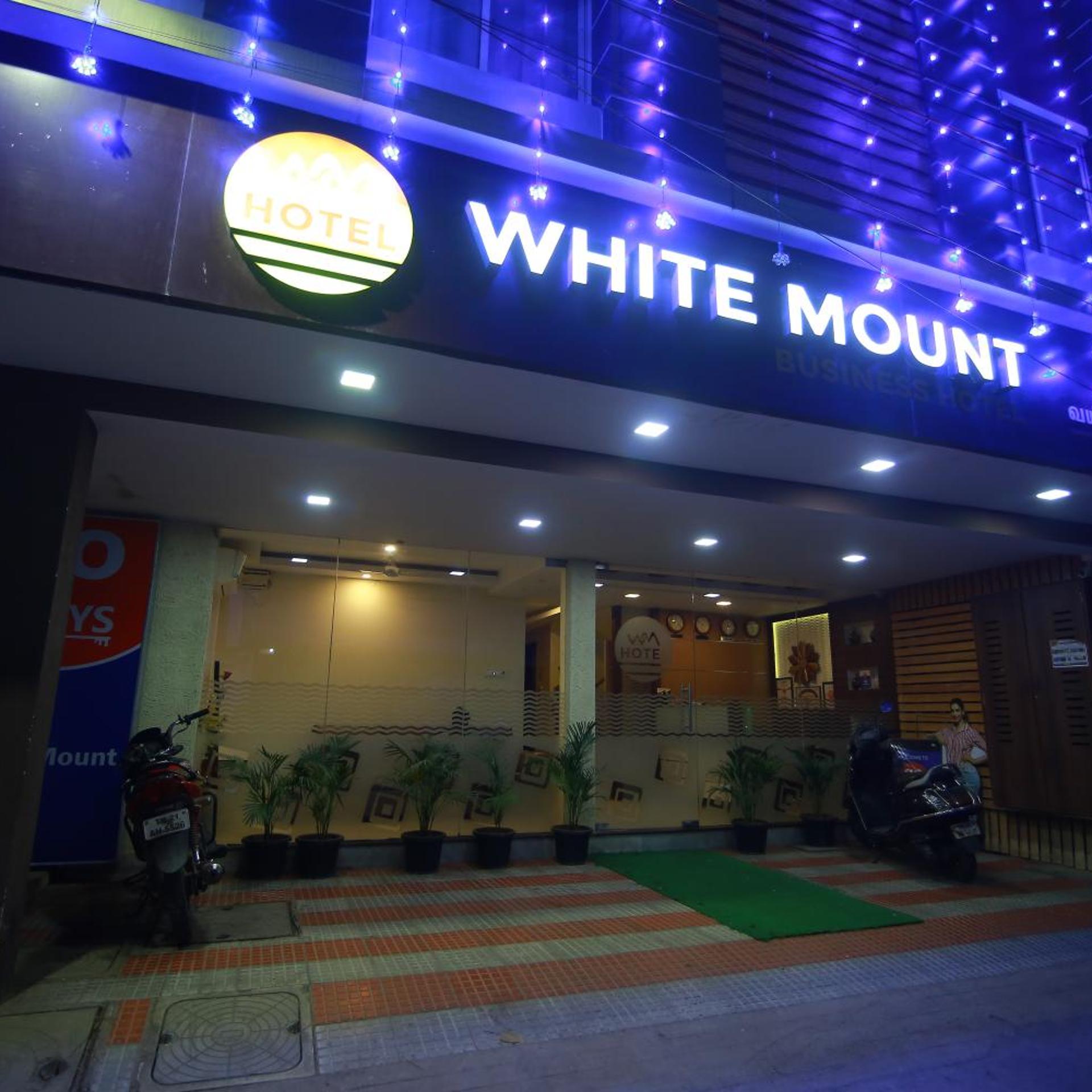 Hotel White Mount 3/50