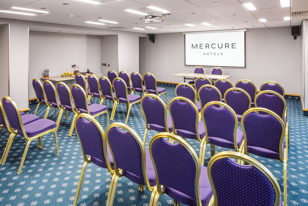 Mercure Livingston Hotel 63/71