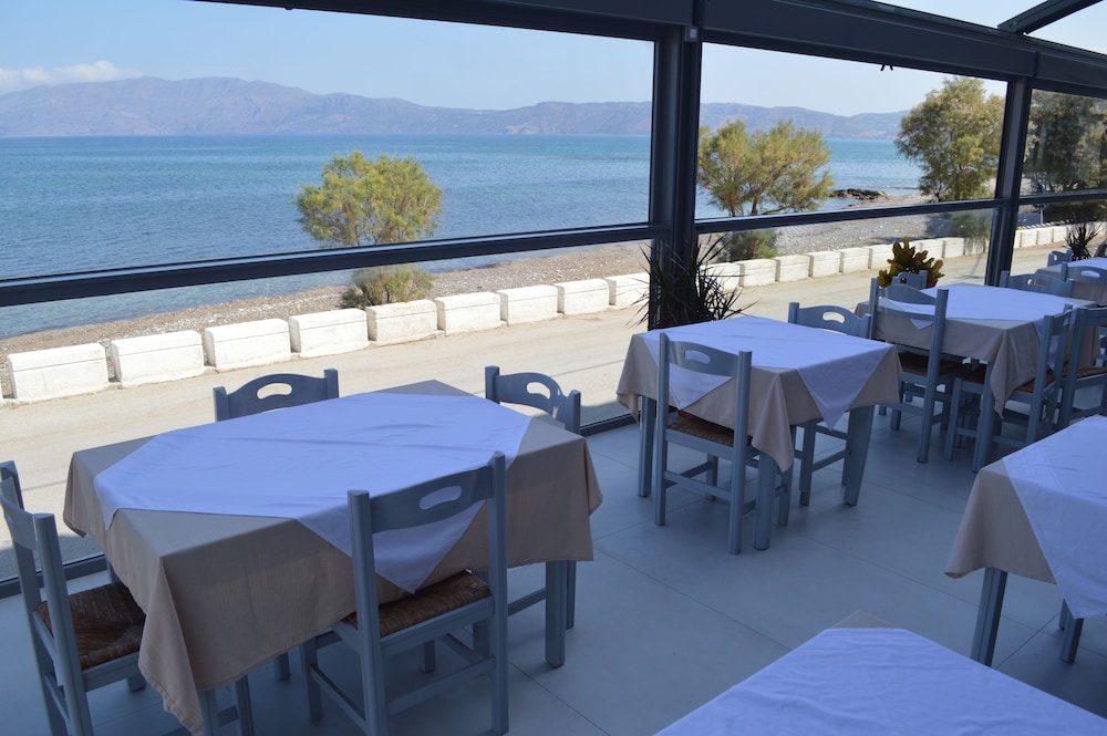 CHRISTINA BEACH HOTEL 48/65
