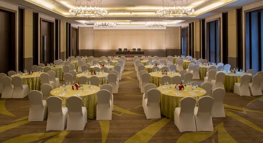 RADISSON BLU HOTEL GUWAHATI 37/48