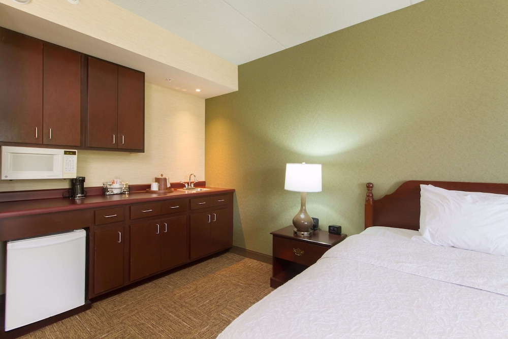 Hampton Inn Buffalo South I 90 18/51