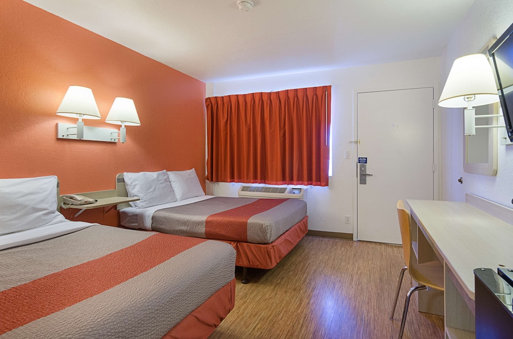 Motel6 Topeka, KS - Northwest 17/54