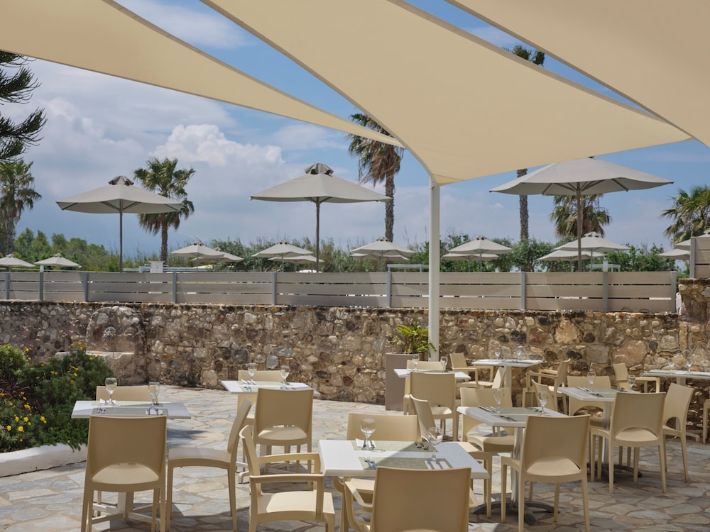 Atlantica Thalassa Hotel 34/44