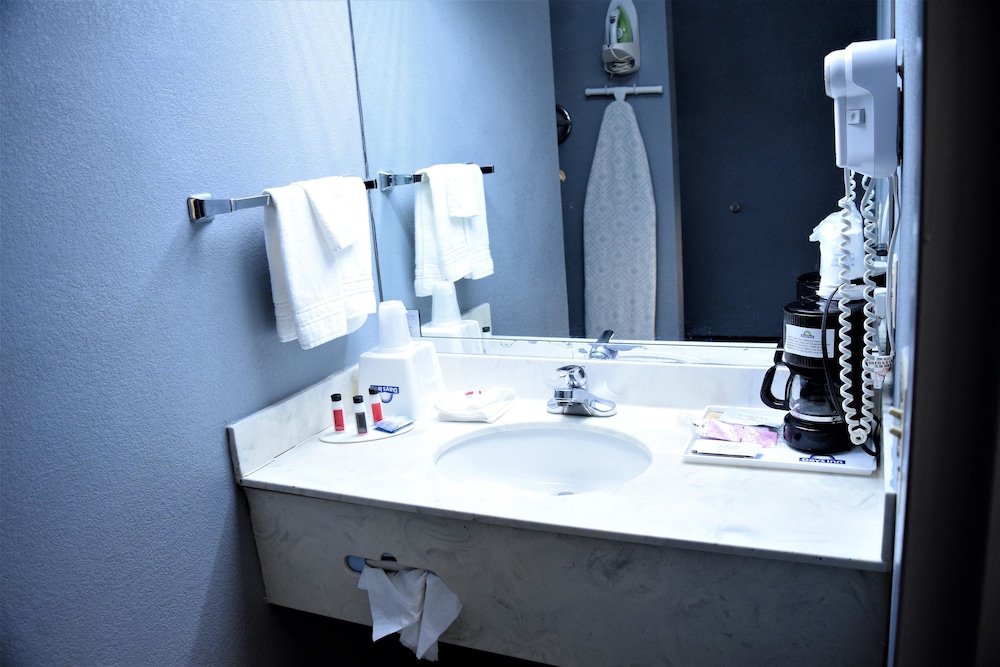 Days Inn by Wyndham Montgomery 20/29