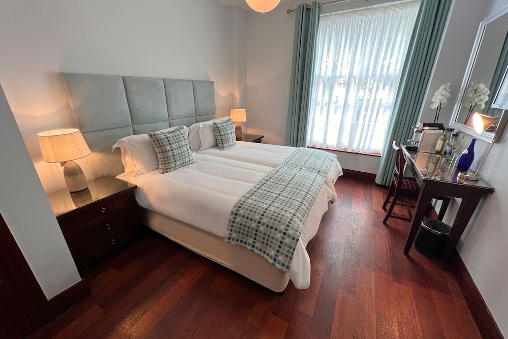 Classic, Town House, Twin Beds