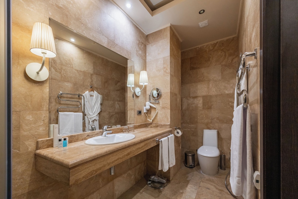 غرفة ديلوكس بسرير مزدوج أو سريرين منفصلين، National by Stellar Hotels, Yerevan 8/8