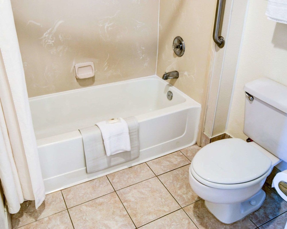 Comfort Inn Redding Near I-5 10/41