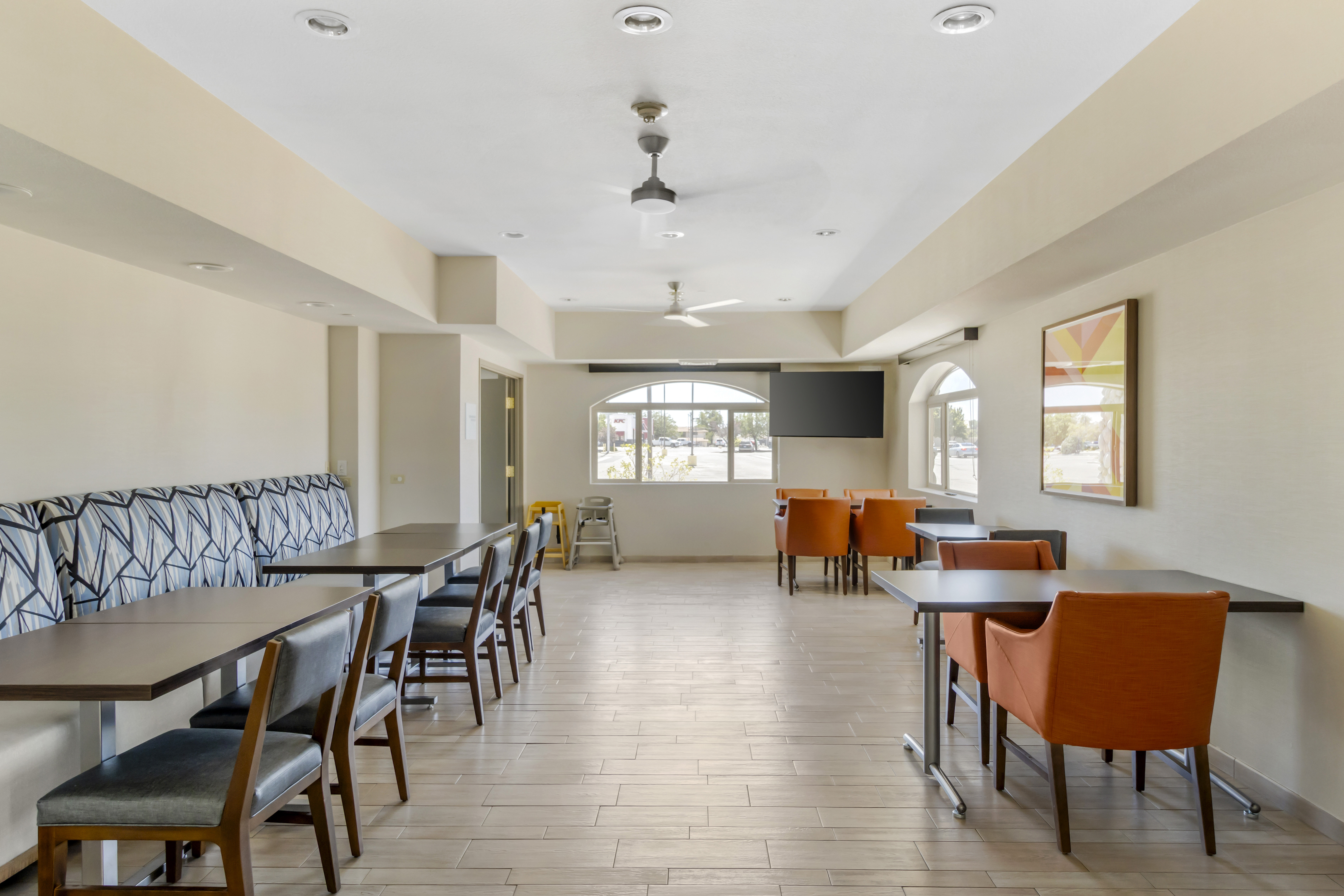 Holiday Inn Express Fallon 54/81