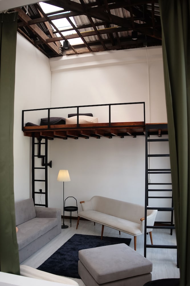 Hostel Urby 35/45