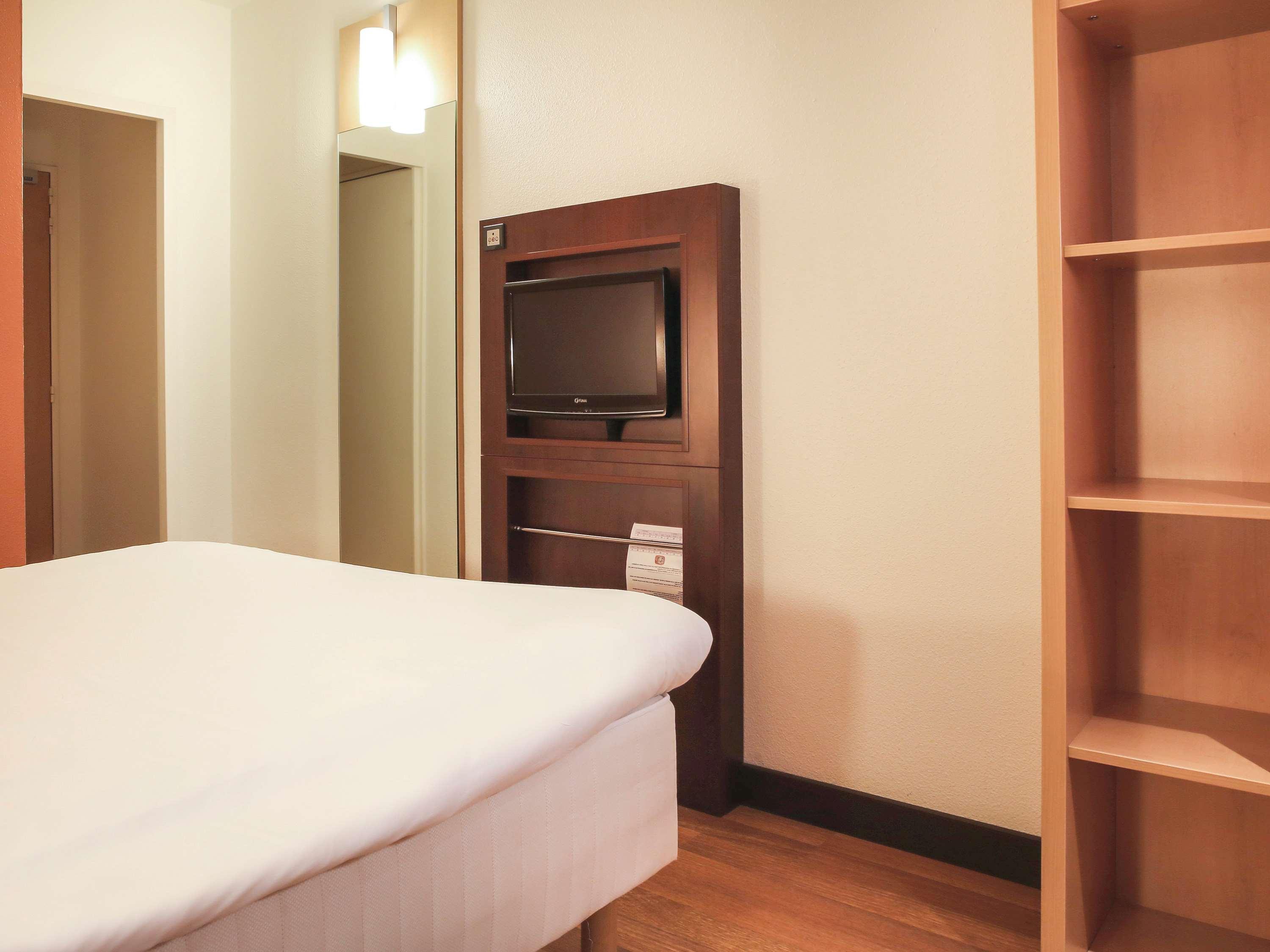 Ibis Bourg Jasseron Teyssonge 6/23