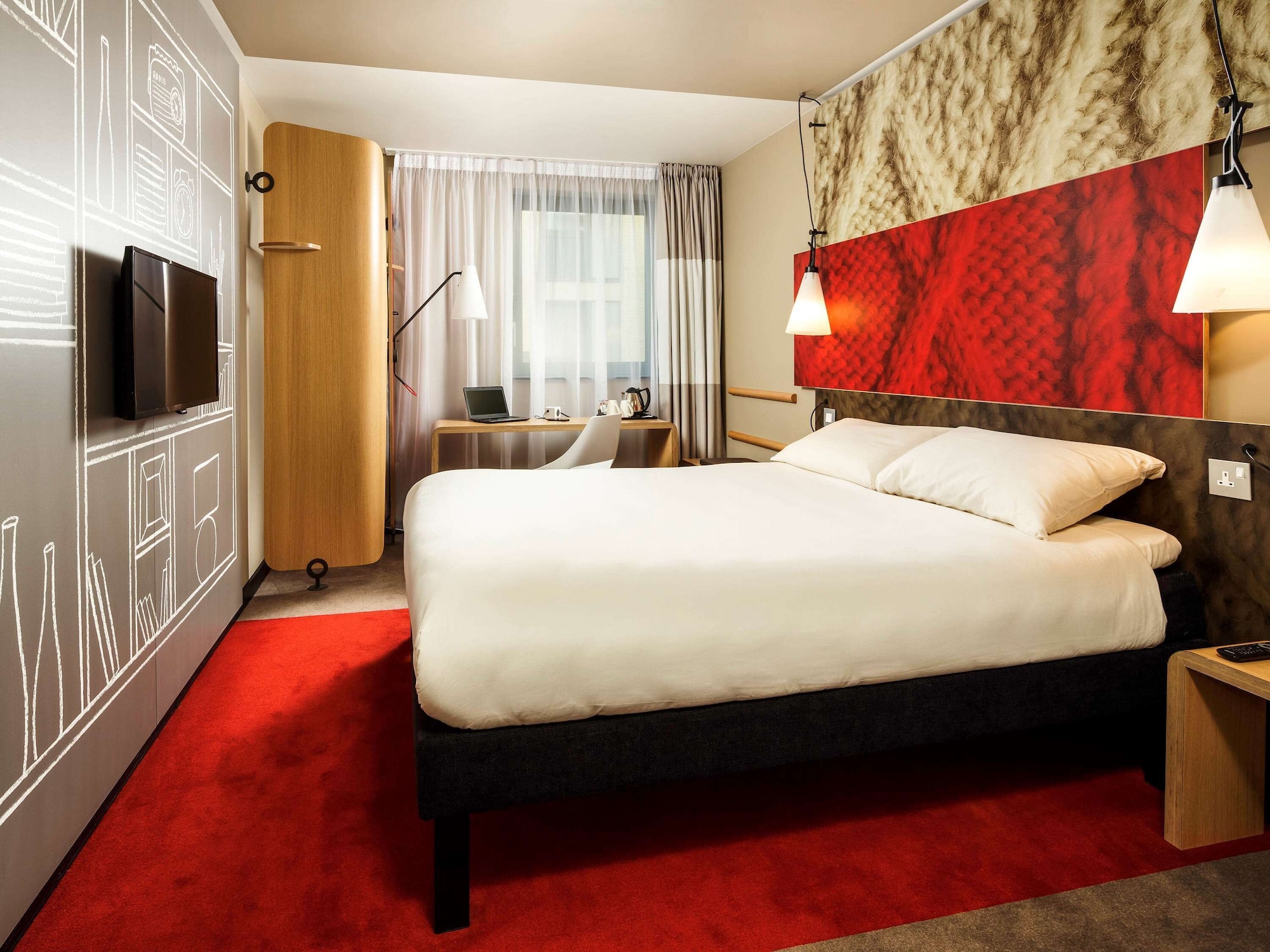 Sweet, Double Bed