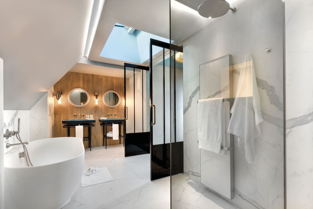 Eiffel, Suite, Queen Bed