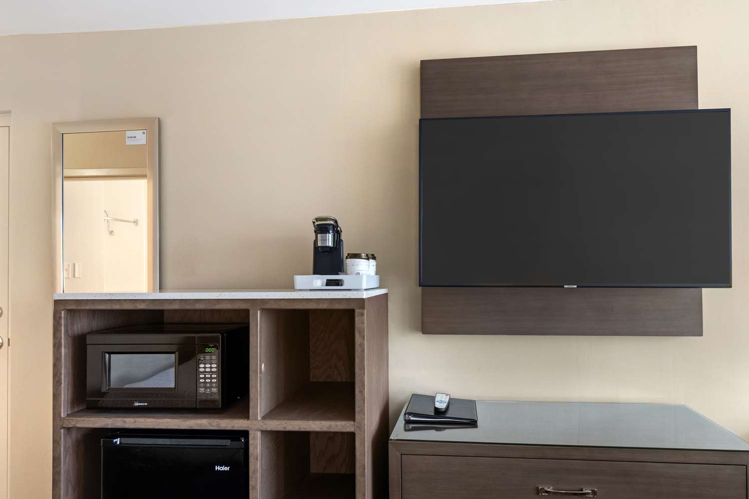 Best Western Plus Kansas City Sports Complex Hotel 41/44