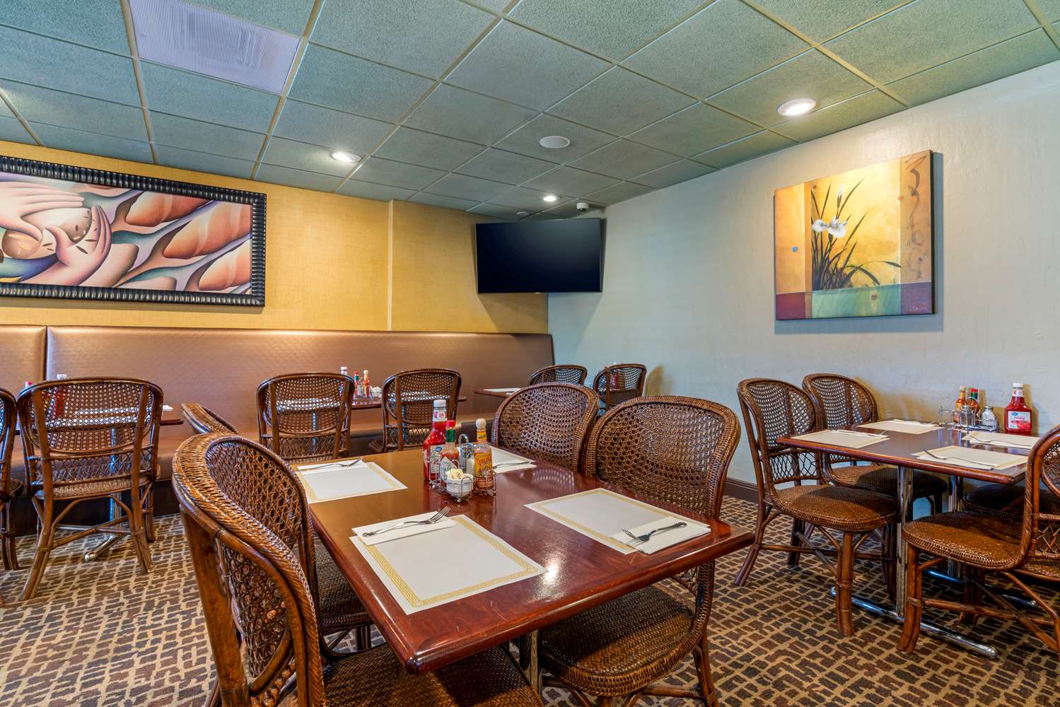 Best Western Plus Brookside Inn 47/62