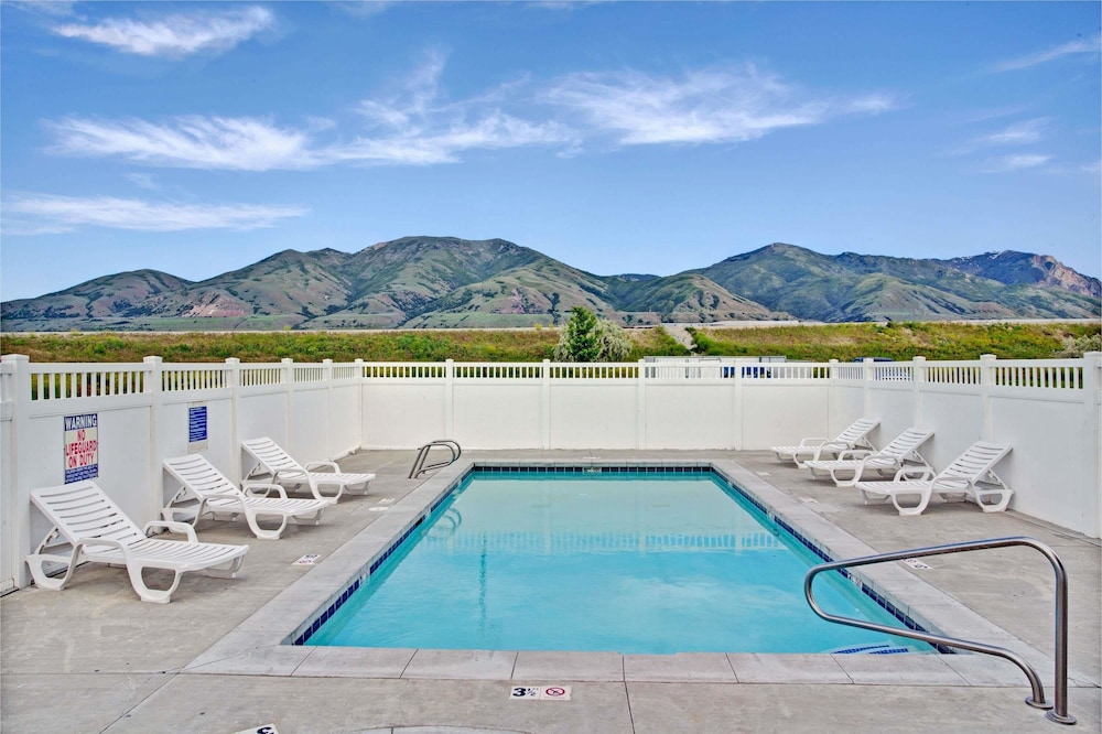 Days Inn by Wyndham Brigham City 21/27