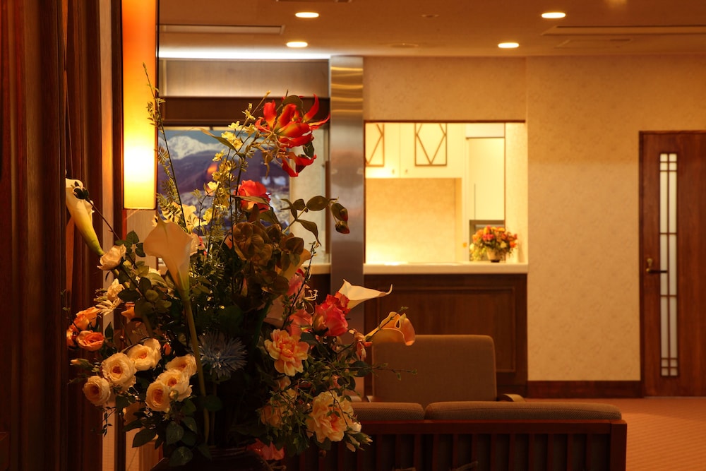 Oak Forest Hotel 8/46