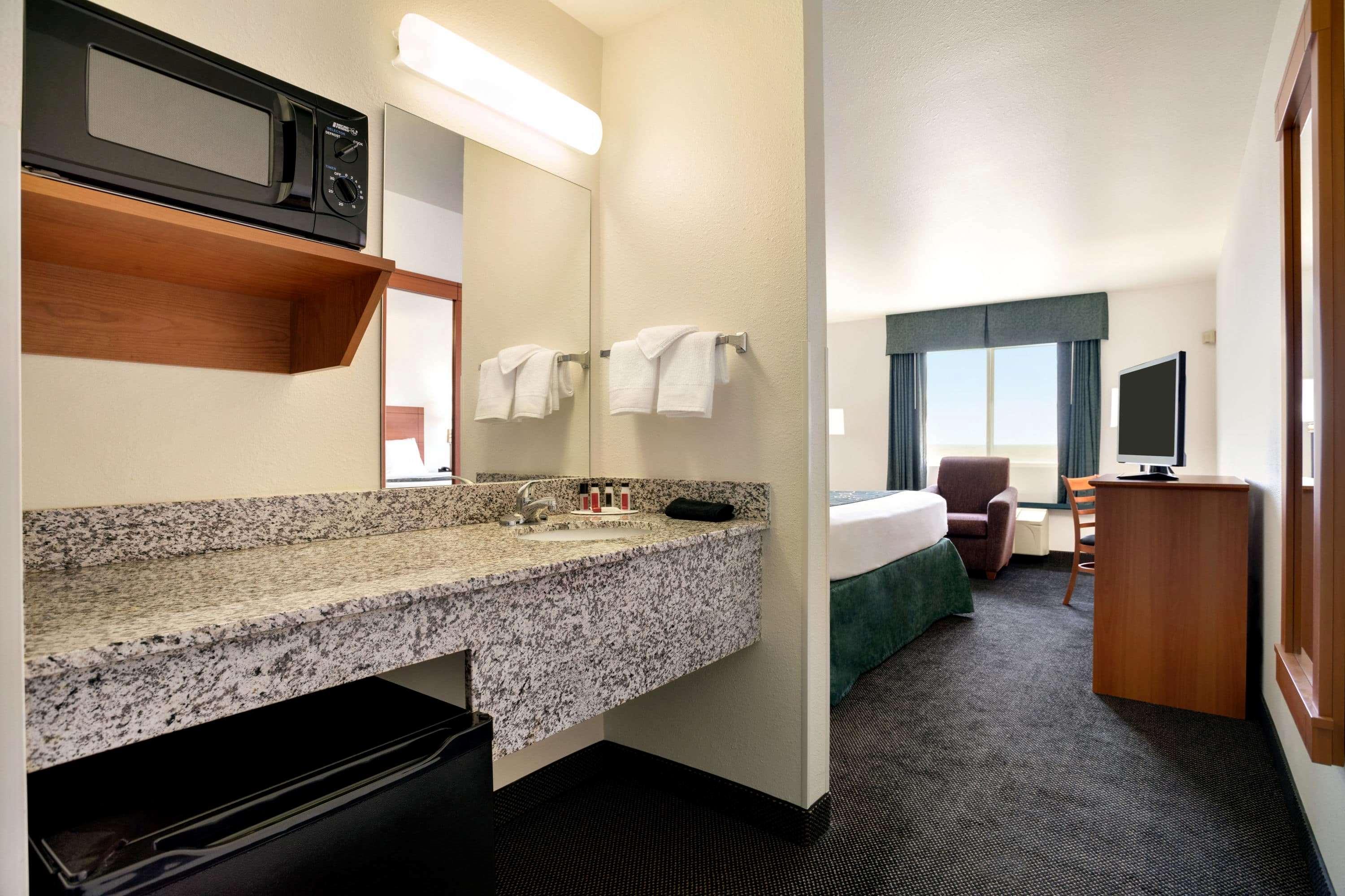 Travelodge by Wyndham Bill WY Thunder Basin Ntl Grassland 31/32