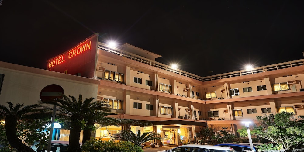 Crown Hotel Okinawa 4/75