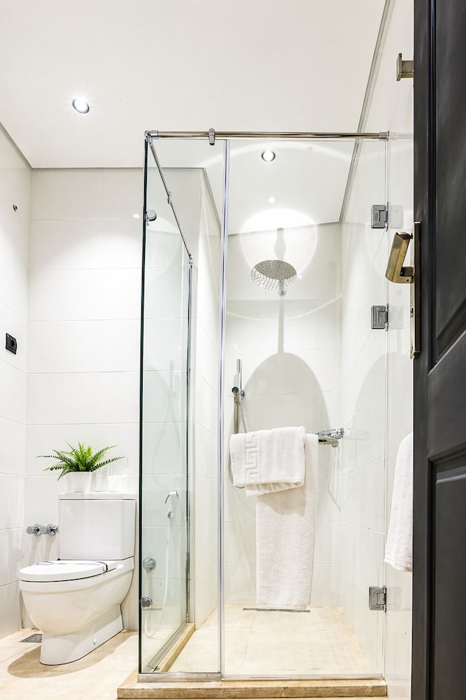 Newcity Suites Apartments 50/50