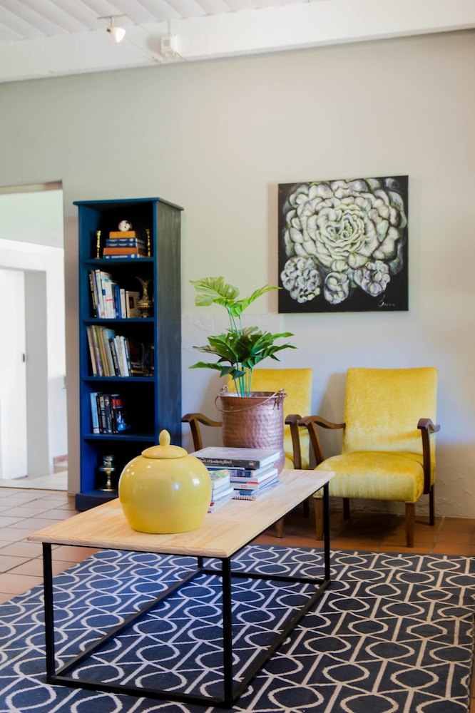 Elianthe Boutique Guesthouse 30/50