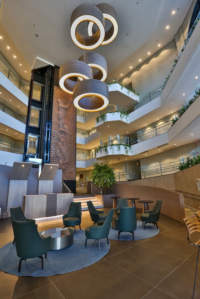 Quality Hotel Blumenau 45/48