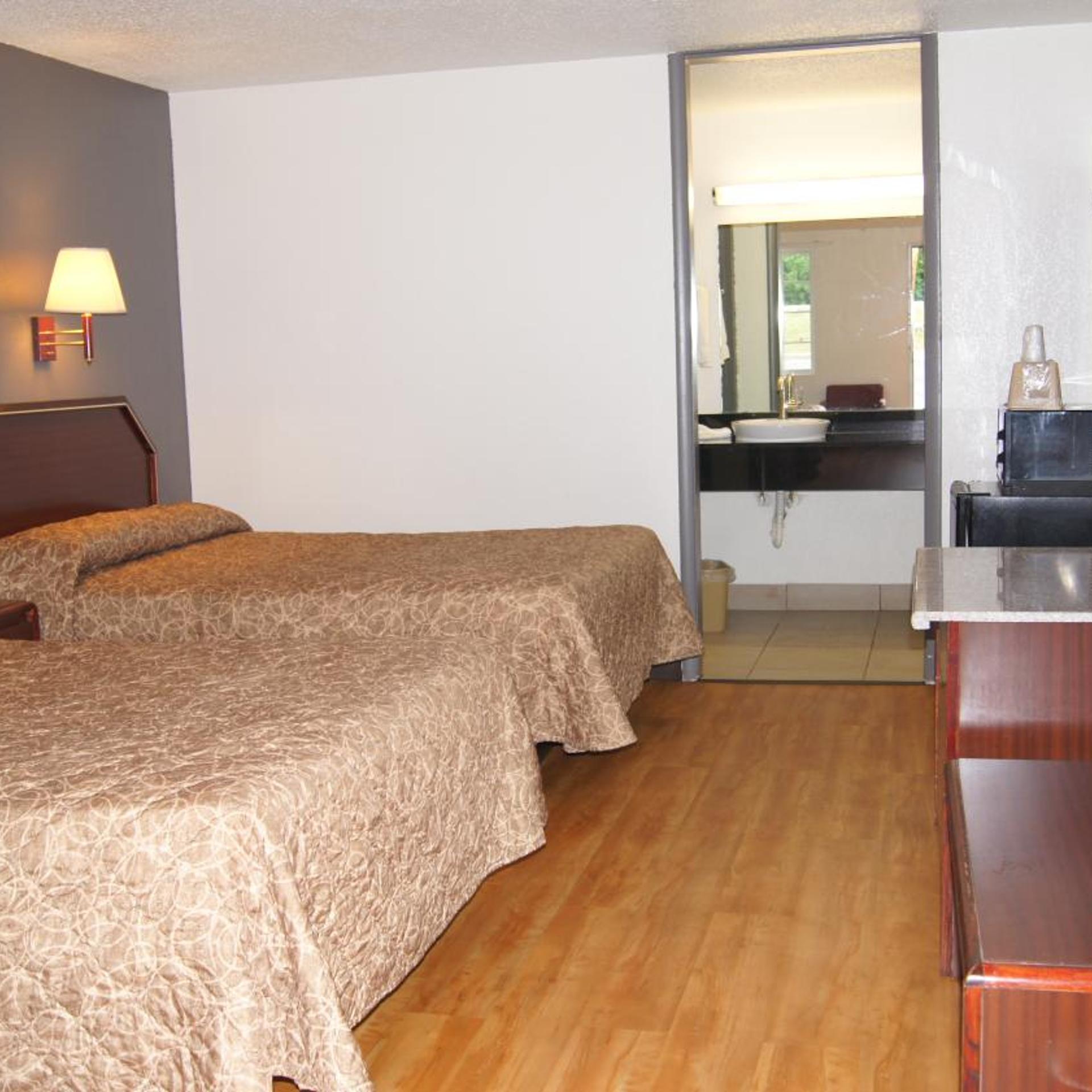Executive Inn 25/36