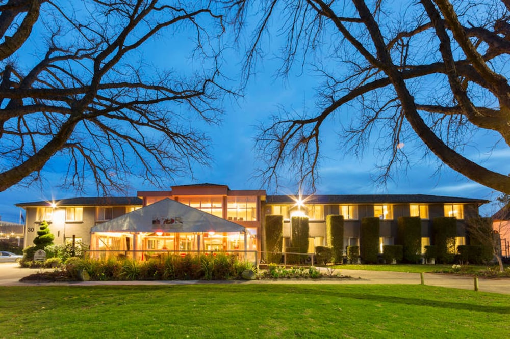 FORREST HOTEL AND APARTMENTS 2/68